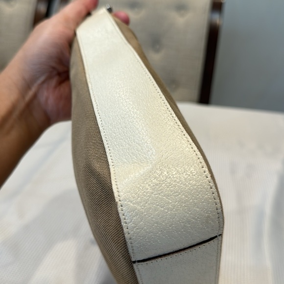 Authentic Gucci hobo bag with chained strap - Picture 5 of 14